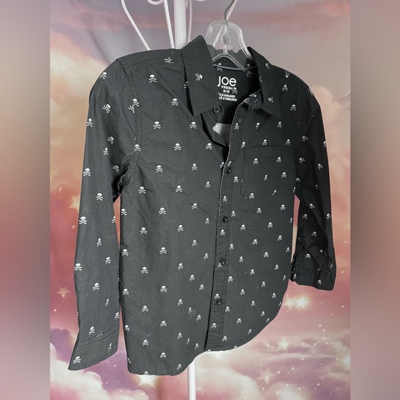 BUNDLE 75% OFF NEW boys 🏴‍☠️ tops for reposhers.. - Picture 5 of 10